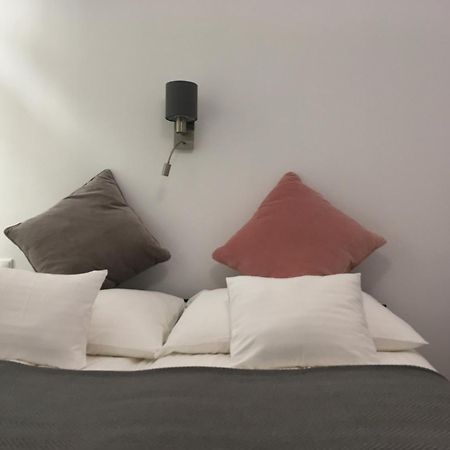 Dom Apartman Сегед Стая снимка