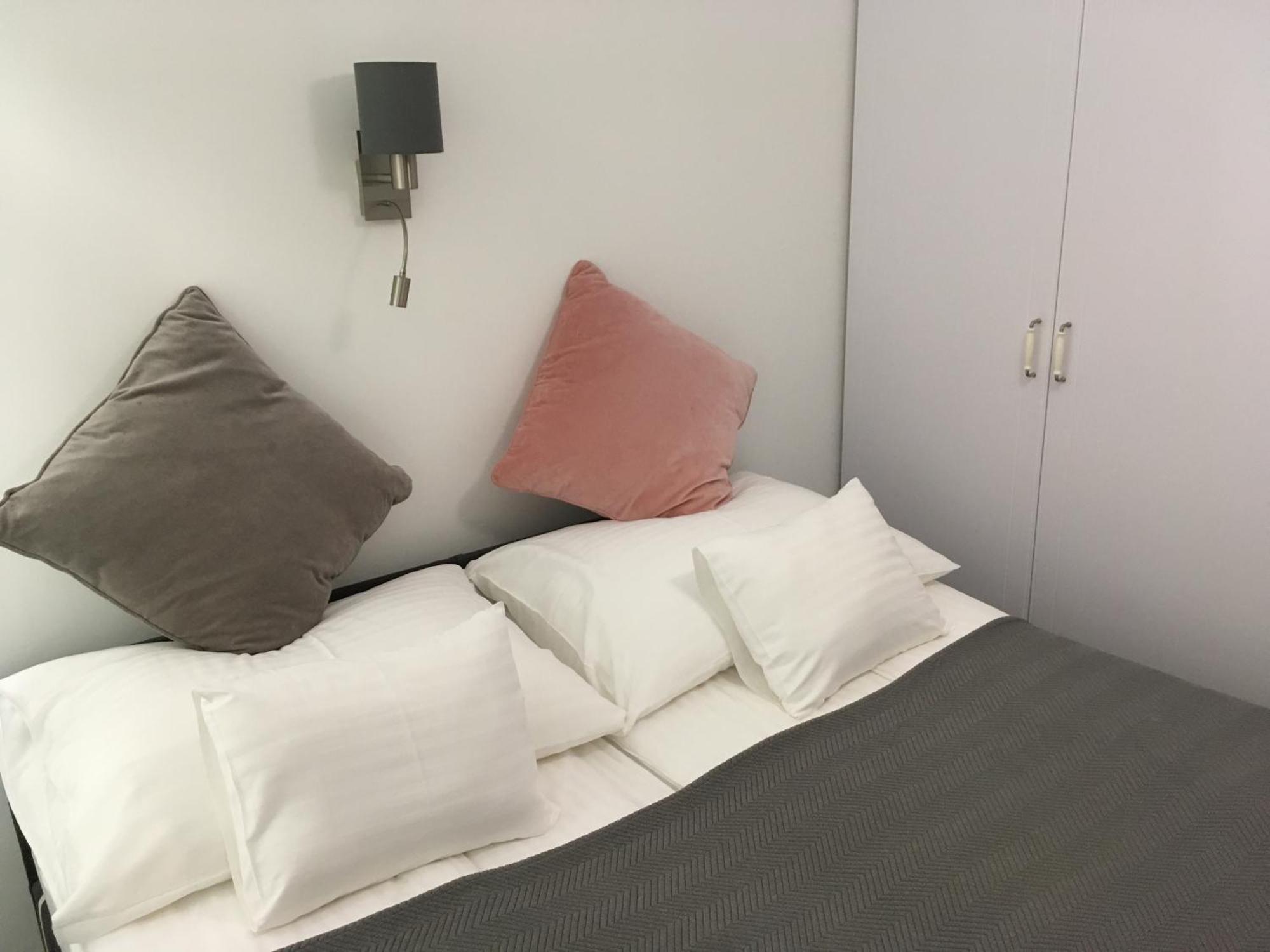 Dom Apartman Сегед Стая снимка
